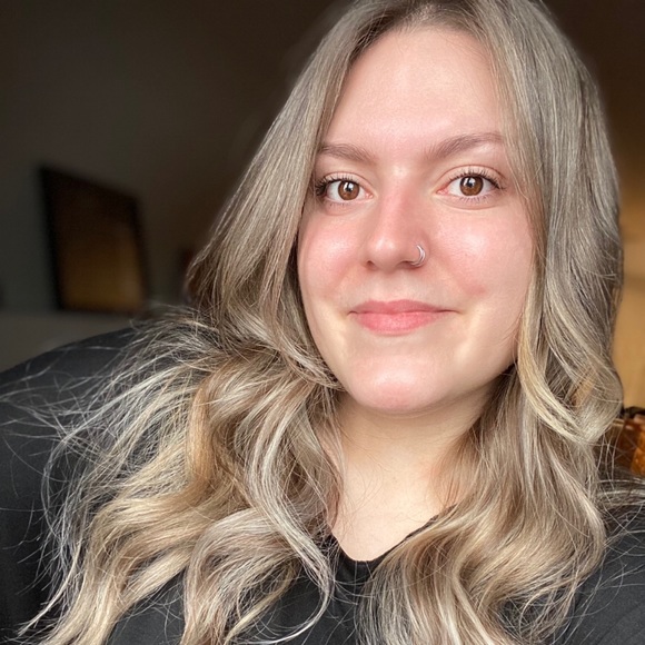 Meet your Posher, Steph - Picture 1 of 1